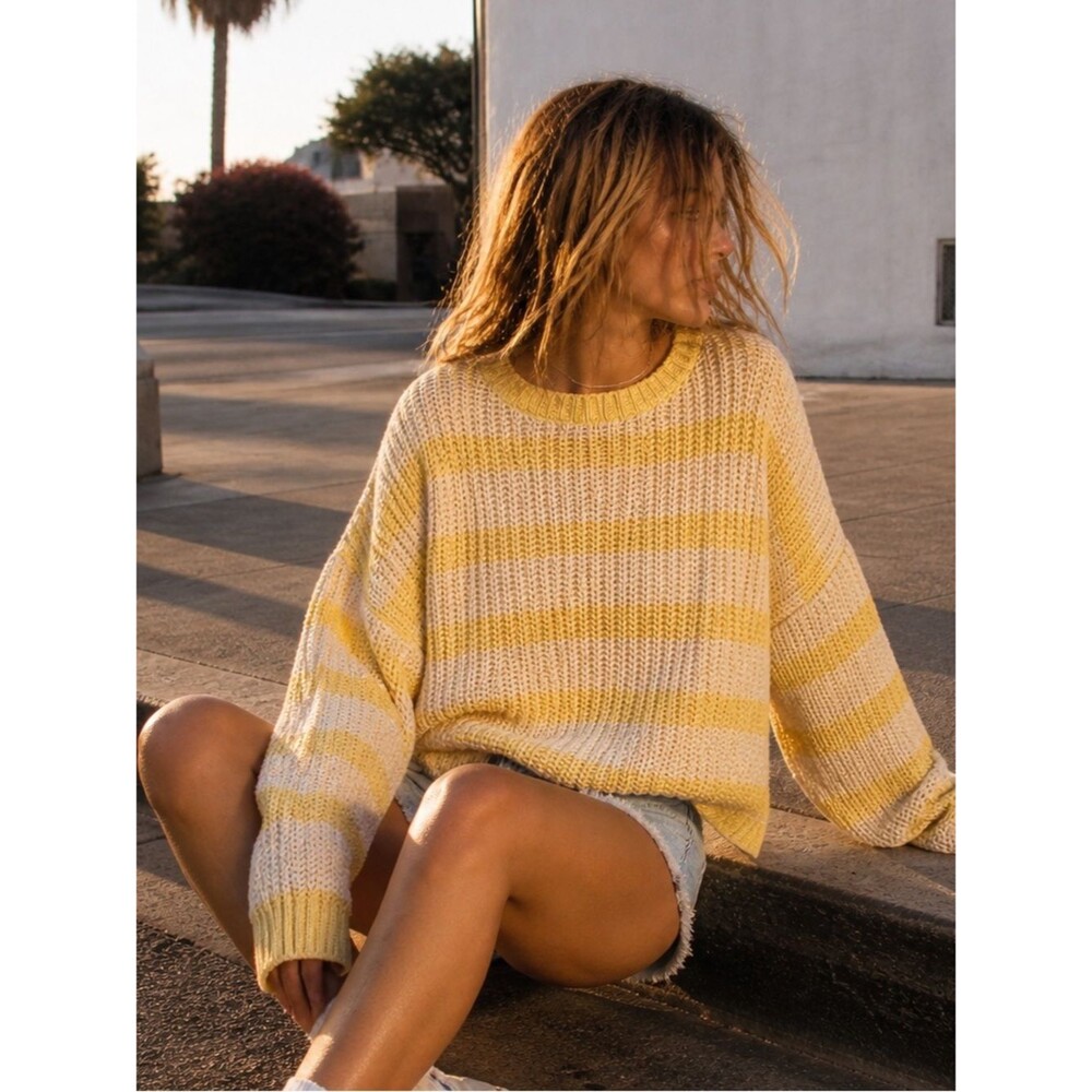 Full Tilt Essentials Yellow Cream Striped Chunky Knit Sweater Size Small Cozy